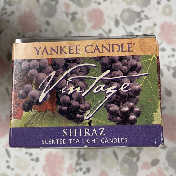 Gift Set: Cocktail Shaker w/ Votive Holder & 12 Yankee Candle SHIRAZ Candles - Picture 5 of 13